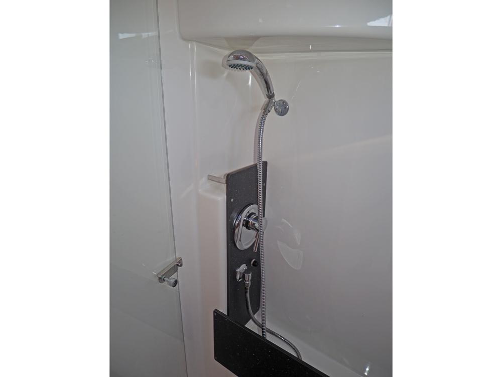 Salon, H&eacute;bergements